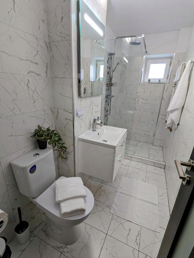 Sebastian Studio Apartment 부쿠레슈티 외부 사진