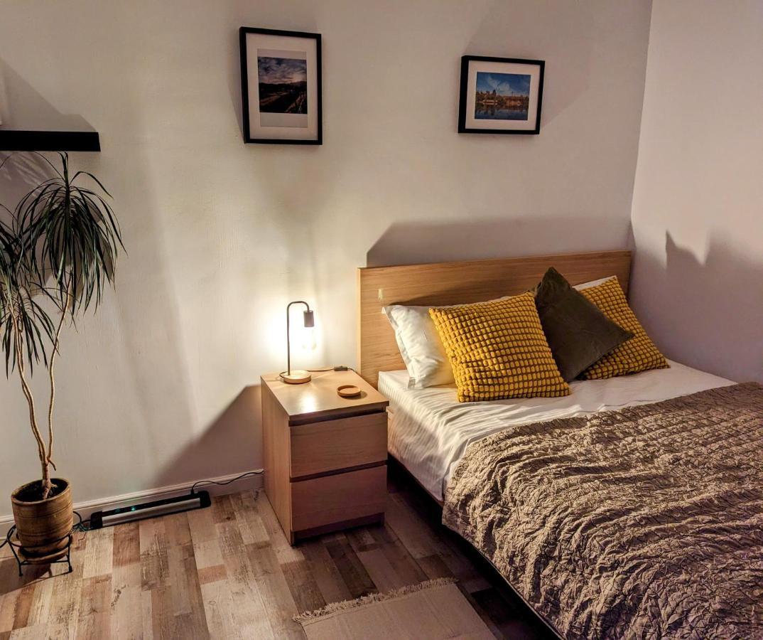 Sebastian Studio Apartment 부쿠레슈티 외부 사진
